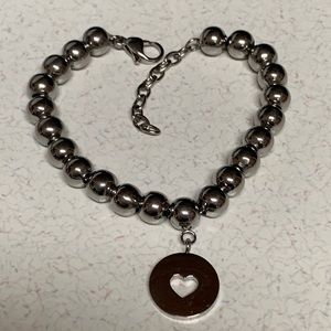 STAINLESS STEEL BEAD BRACELET W/HEART CHARM NIB